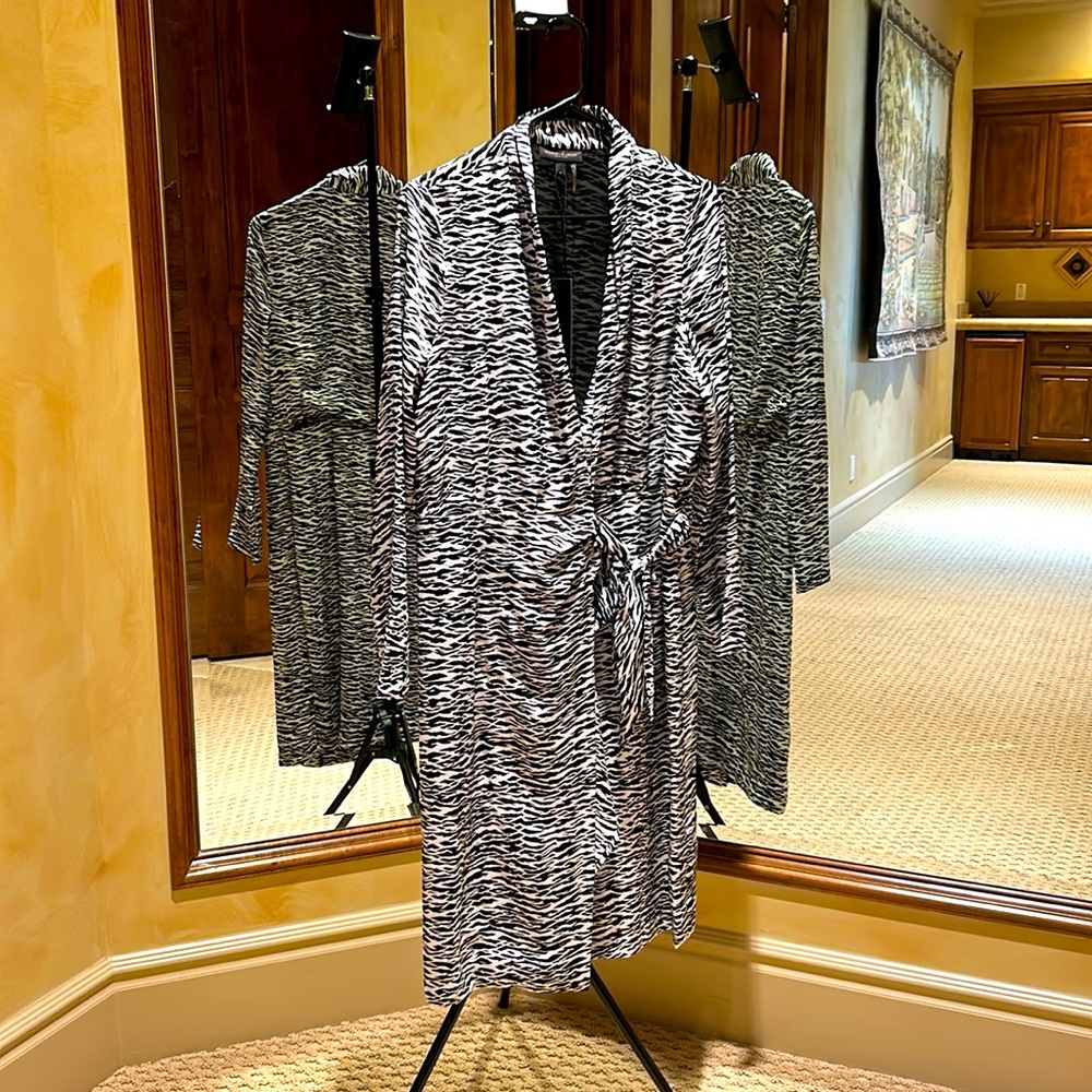Elegant dress, BRAND NEW!!